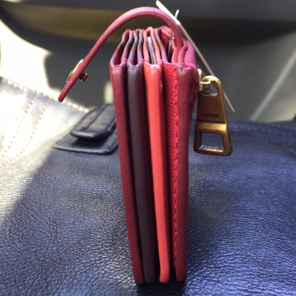NWT FOSSIL RED VELVETMINI-TAB CARRIER W/zip - Picture 5 of 5